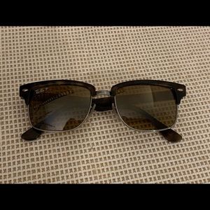 Ray-Ban Clubmaster Sunglasses 🕶